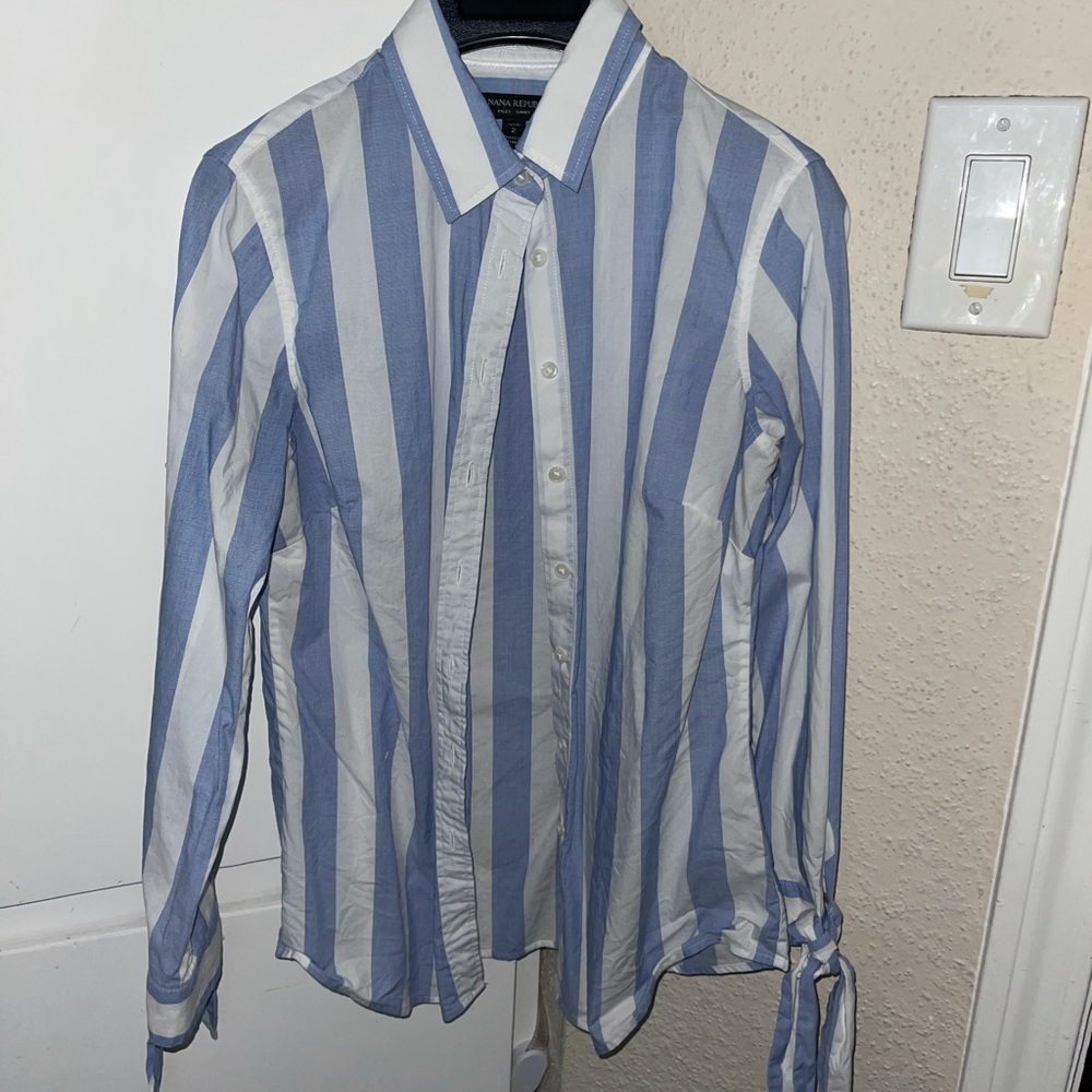 Banana Republic Button Down Shirt